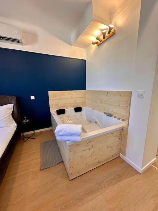 Britich 3D: Suite Spa Prive, Clim, Thermal/Artem Nancy Exterior photo